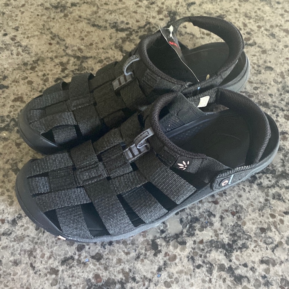 Oboz sandals